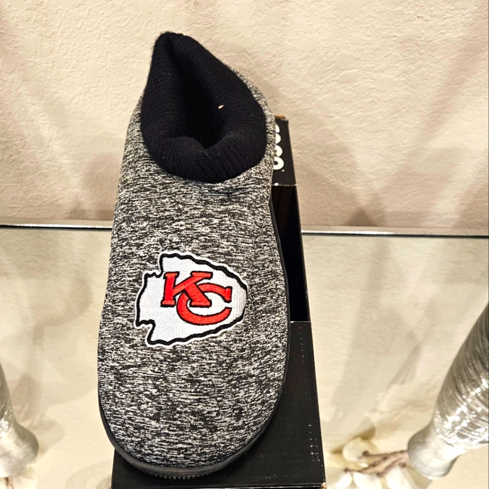 - Kansas Cheifs NFL FOCO Men's Team Cup Slippers Gray/Red/Yellow Sz 13-14